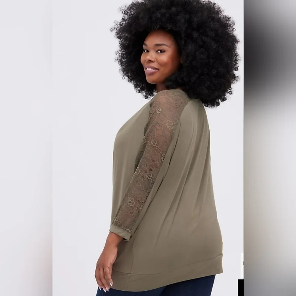 SUPER  SOFT LACE INSET SLEEVE DOLMAN TOP - Picture 3 of 8